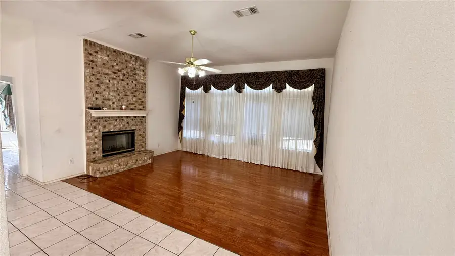 6200 Pierce Arrow Drive, Arlington, TX 76001 - #2
