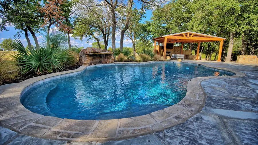 423 Brazos Street, Bowie, TX 76230 - #3