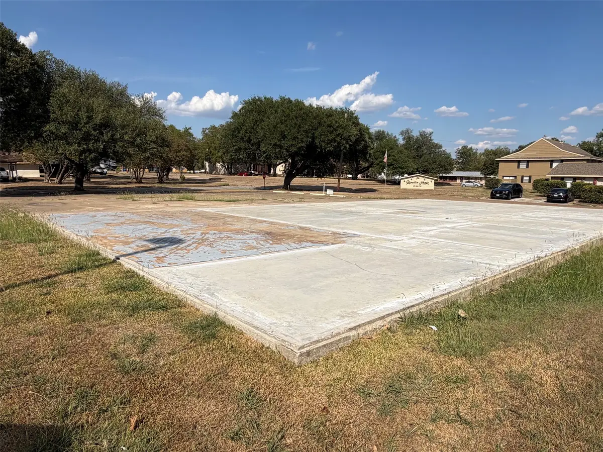 208 E Rusk Street, Mexia, TX 76667 - #1