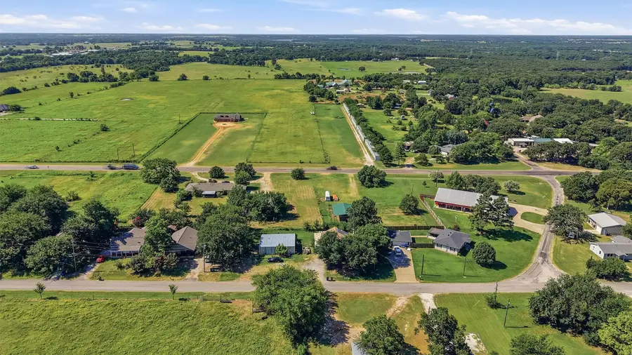 538 W Hughes Street, Collinsville, TX 76233 - #3