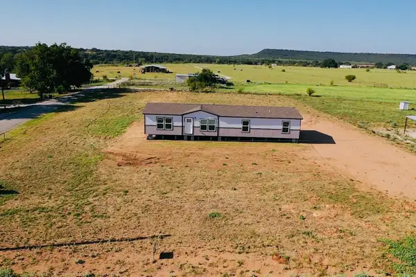 11 Kenzi Drive, Mineral Wells, TX 76067