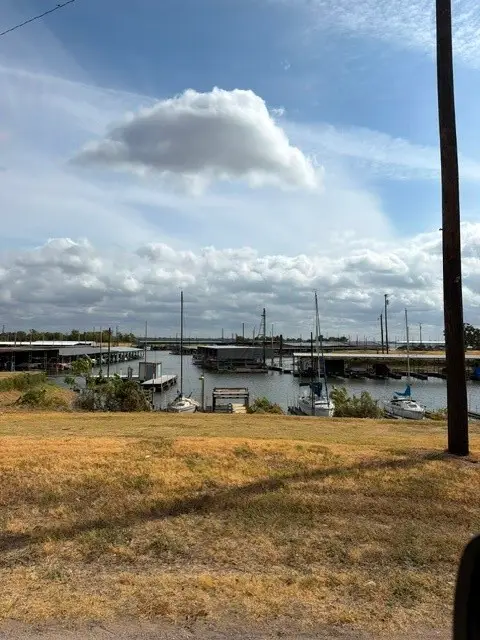604 Moseley Street, Lake Dallas, TX 75065