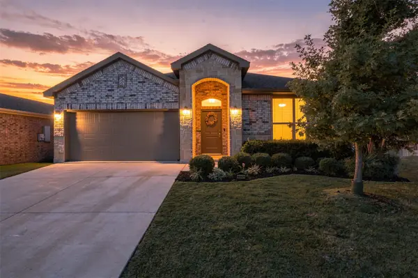 9005 Fescue Drive, Fort Worth, TX 76179