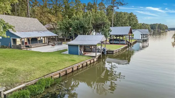 310 Cypress Creek Drive, Mount Vernon, TX 75457