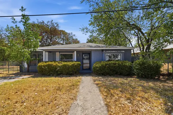 305 Miller Street, Bowie, TX 76230