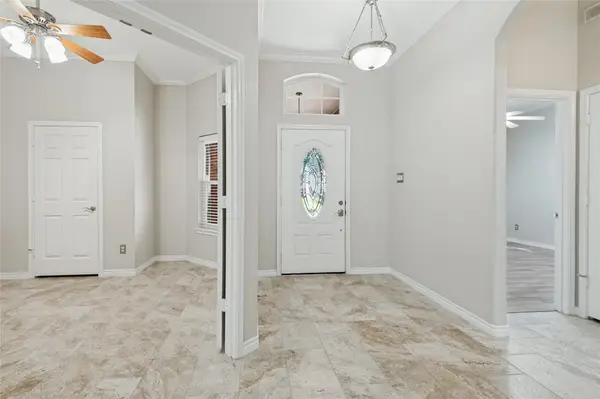 5816 Windy Meadow Lane, Grand Prairie, TX 75052