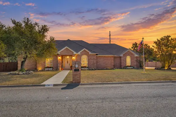 128 Lakeside Oaks Circle, Lakeside, TX 76135