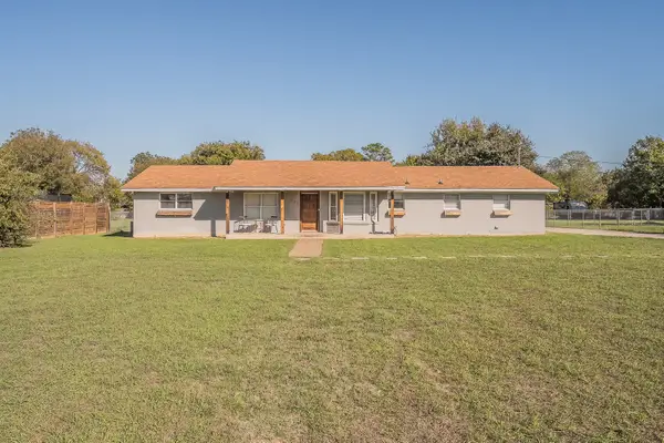 729 Silver Creek Azle Road, Azle, TX 76020