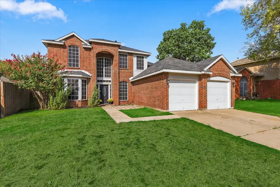 4323 Briar Hill Drive, Grand Prairie, TX 75052 - #3