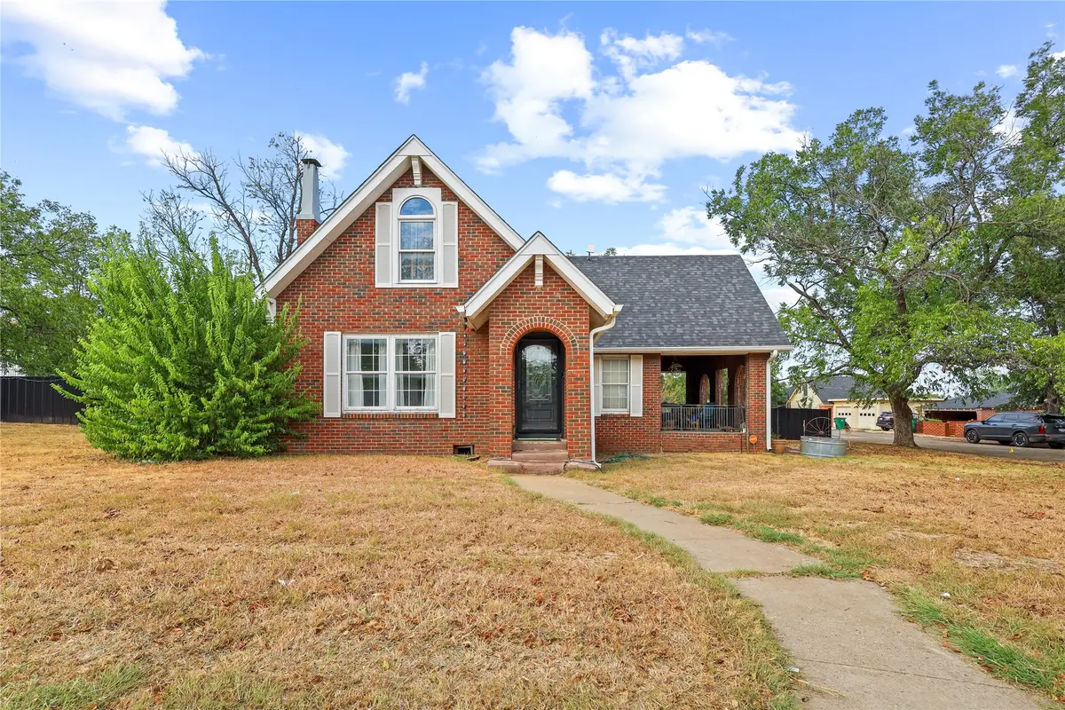 1100 W Walnut Street, Coleman, TX 76834 - #1