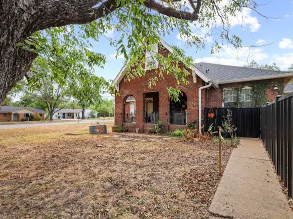 1100 W Walnut Street, Coleman, TX 76834 - #3