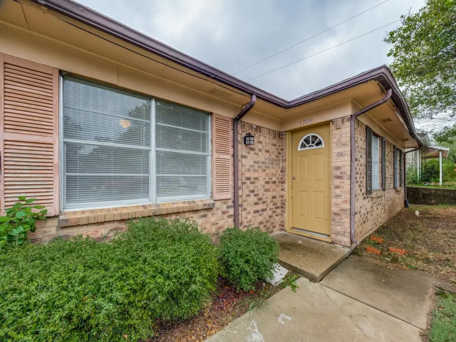 1706 S Travis Avenue, Denison, TX 75021 - #2