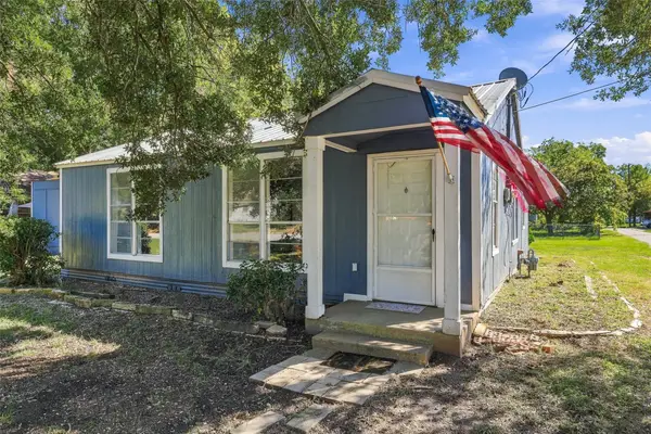 2530 W Elm Street, Denison, TX 75020
