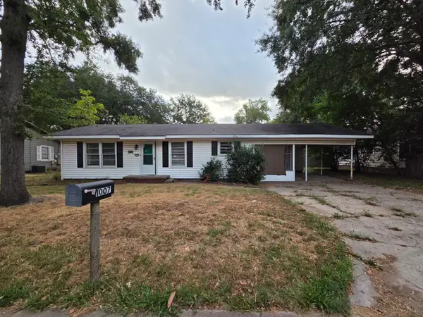 1007 N Montgomery Street, Gilmer, TX 75644