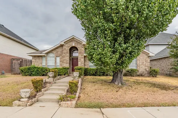 2722 Kingswood Boulevard, Grand Prairie, TX 75052