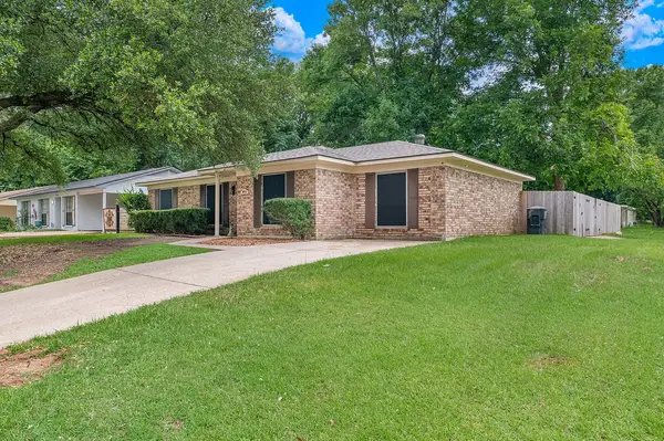 9000 Lone Oak Drive, Shreveport, LA 71118