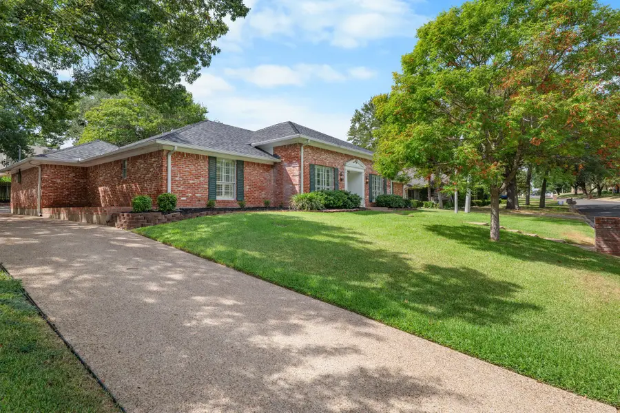 202 Trailview Drive, Woodway, TX 76712 - #3