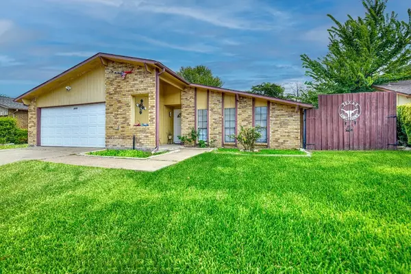 3205 Weather Vane Lane, Dallas, TX 75228
