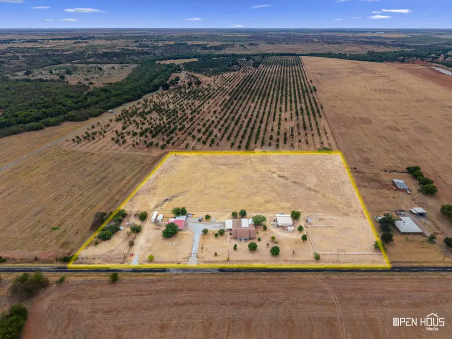 2657 Fm 171 Road, Byers, TX 76357 - #2