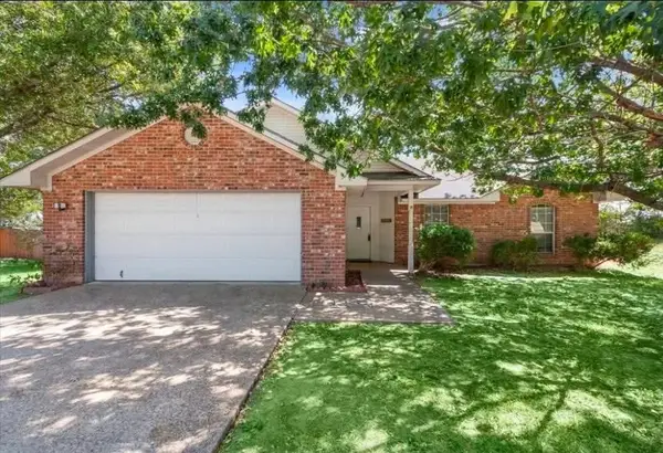 706 Rolling Hills Drive, Hewitt, TX 76643