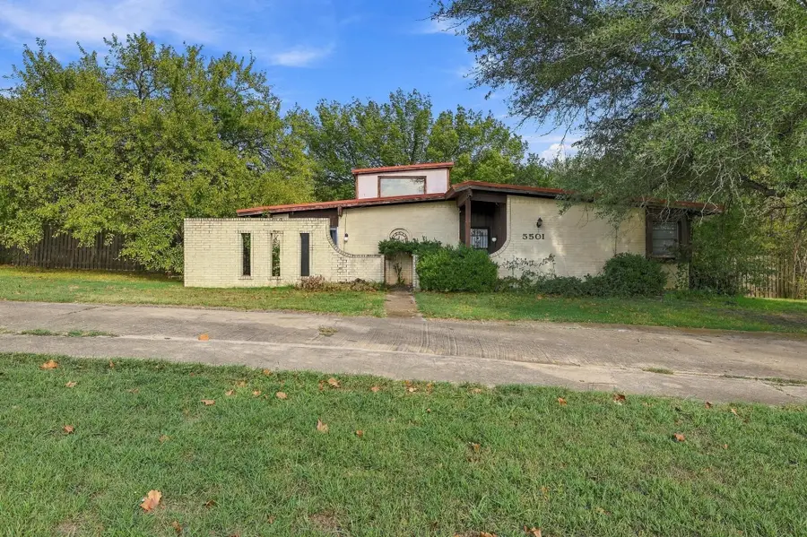 5501 Camino Dos Lagos Drive, Sherman, TX 75090 - #3