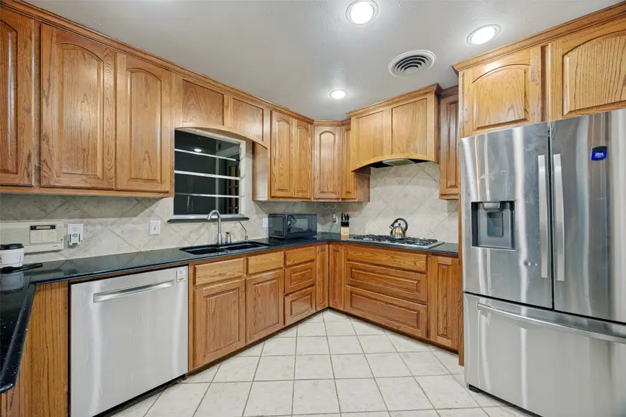6401 Stonewall Street, Greenville, TX 75402 - #3