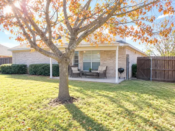 1007 Miles Avenue, Burleson, TX 76028