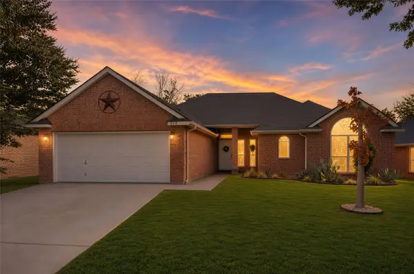 1808 Estates Drive, Mansfield, TX 76063