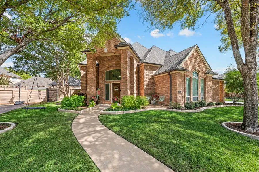 2736 Woodbridge Drive, Hurst, TX 76054 - #2
