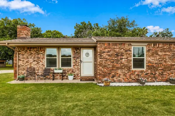 1512 Cobb Street, Bridgeport, TX 76426