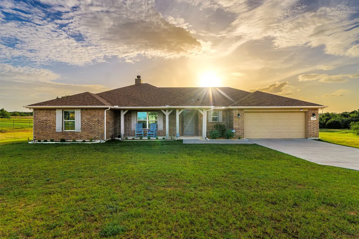 129 Springwood Ranch Loop, Springtown, TX 76082 - #1
