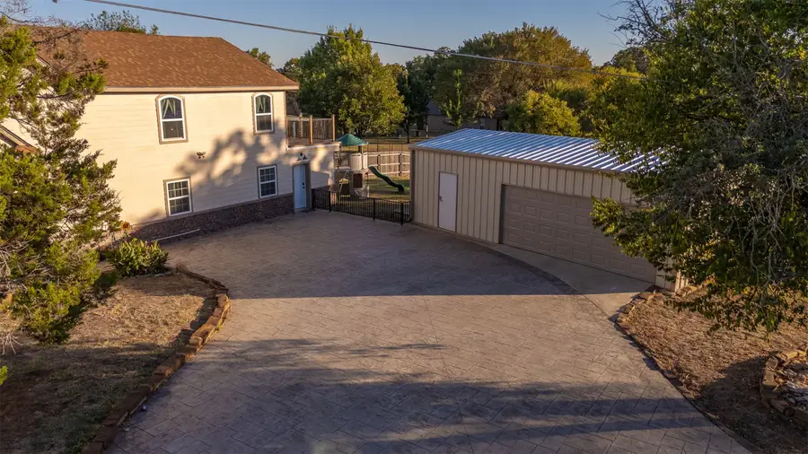 419 Sky Harbour Court, Granbury, TX 76049 - #2