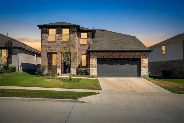 2921 Fox Trail Lane, Fort Worth, TX 76108