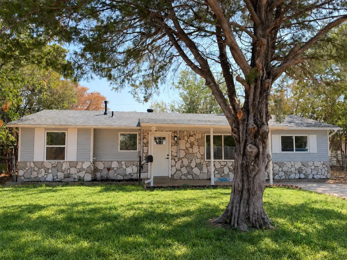 209 W Southern Avenue, Saginaw, TX 76179 - #1