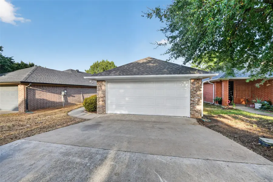 738 Harbour Town Drive, Lake Dallas, TX 75065 - #2