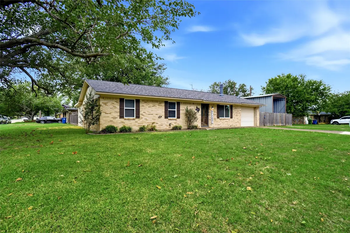 803 S 1st Street, Sanger, TX 76266 - #1
