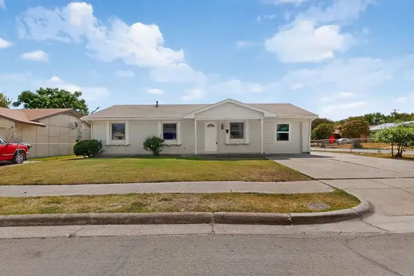 3204 Pacesetter Drive, Dallas, TX 75241