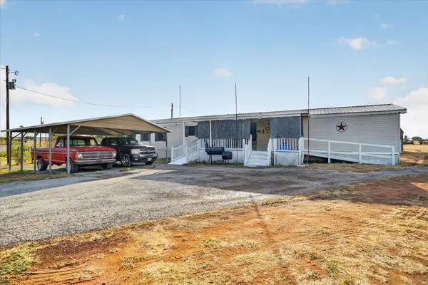 5703 N Sunchase Drive, Granbury, TX 76049