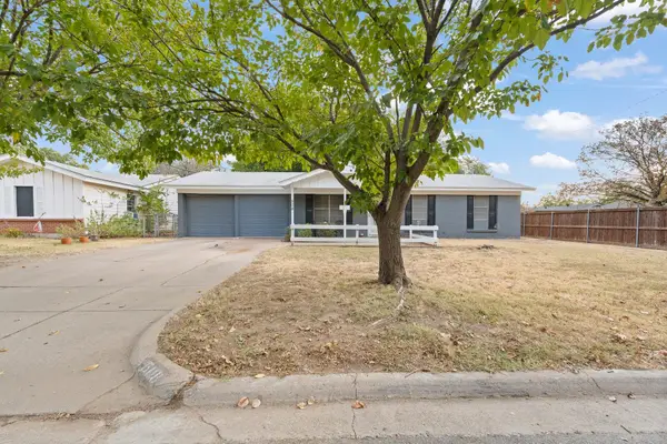 508 NW Newton Drive, Burleson, TX 76028