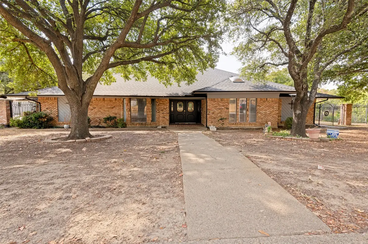 2104 Teakwood Trace, Fort Worth, TX 76112 - #1
