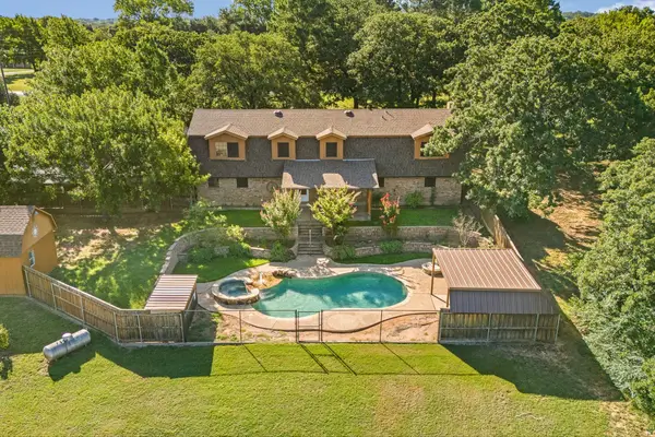 7 Fox Hollow Road, Joshua, TX 76058