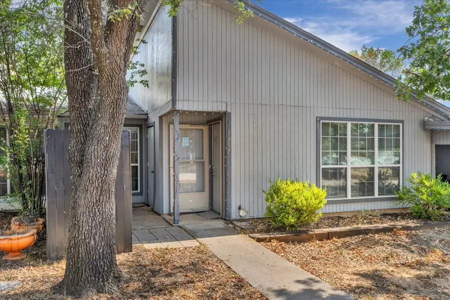 1217 Elm Court, Runaway Bay, TX 76426 - #2