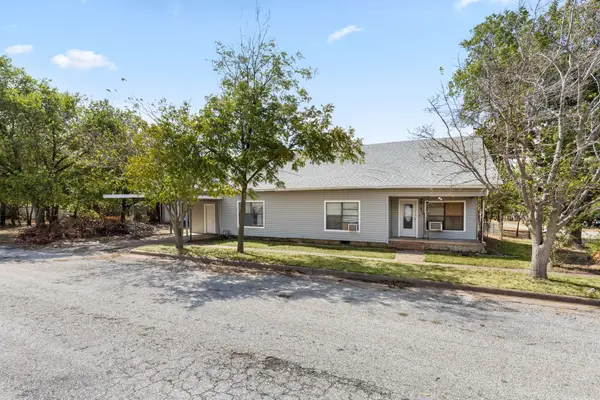 515 N Angelina Street, Henrietta, TX 76365