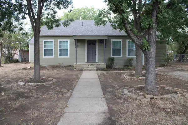 1021 Santa Clara Dr, Brownwood, TX 76801