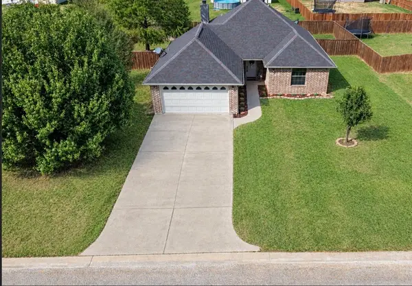 215 Ashley Street, Alvord, TX 76225