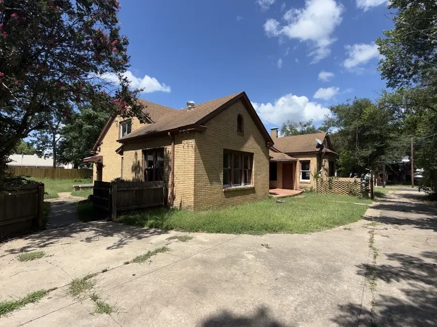 216 S Prairieville Street, Athens, TX 75751 - #3