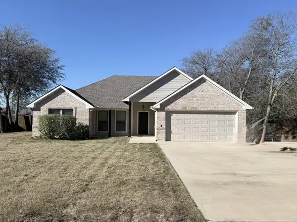 628 E Walcott Street, Pilot Point, TX 76258