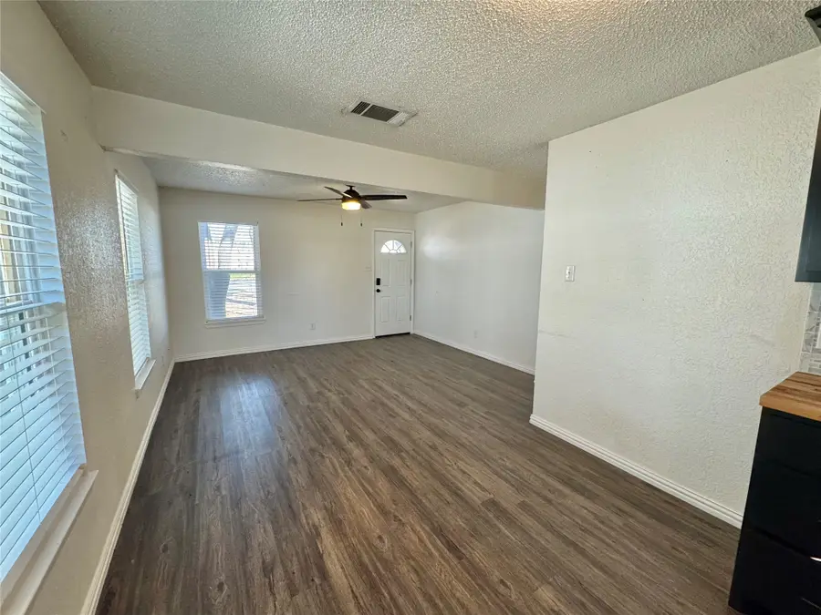 113 W Arnold Street, Granbury, TX 76048 - #3