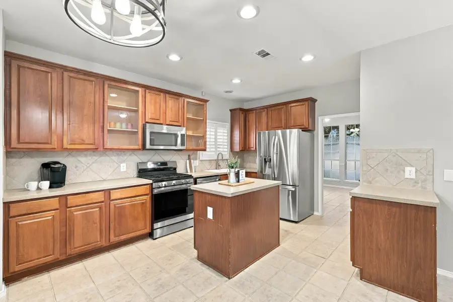 518 Briaroaks Drive, Lake Dallas, TX 75065 - #2