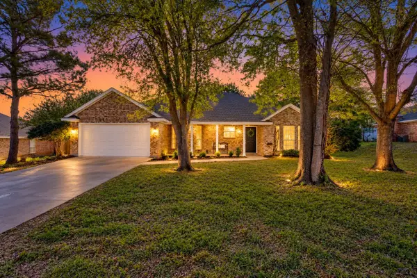 615 Rosewood Place, Joshua, TX 76058